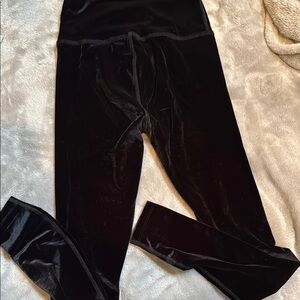 Women’s Black beyond yoga Velvet Leggings